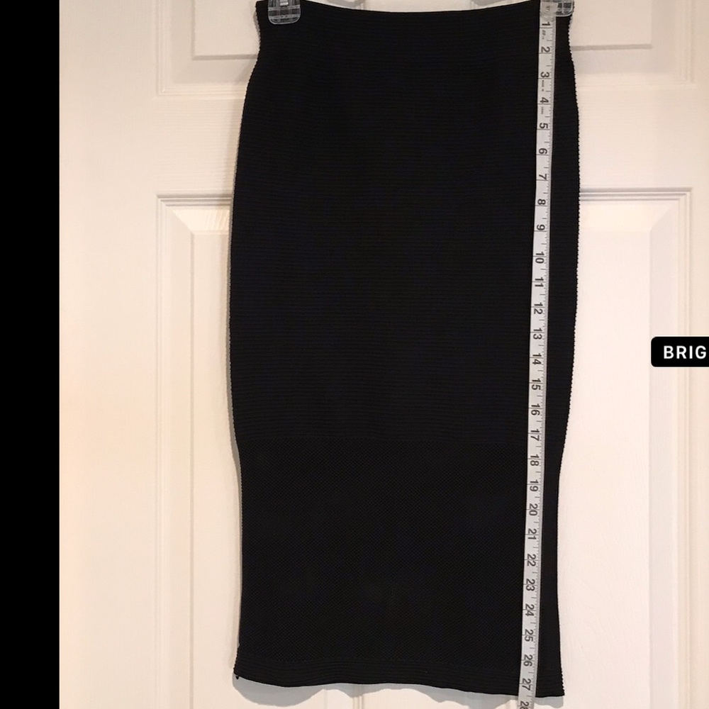 BCBGeneration Ribbed w/ Bottom Mesh Panel. Black, SZ.M/L - Picture 4 of 7